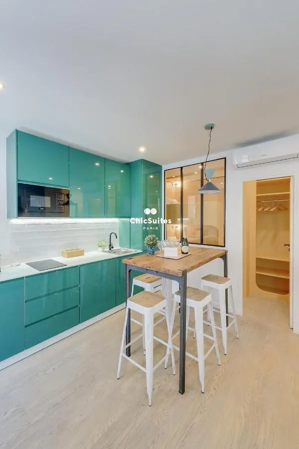 Bastille Chicsuites *